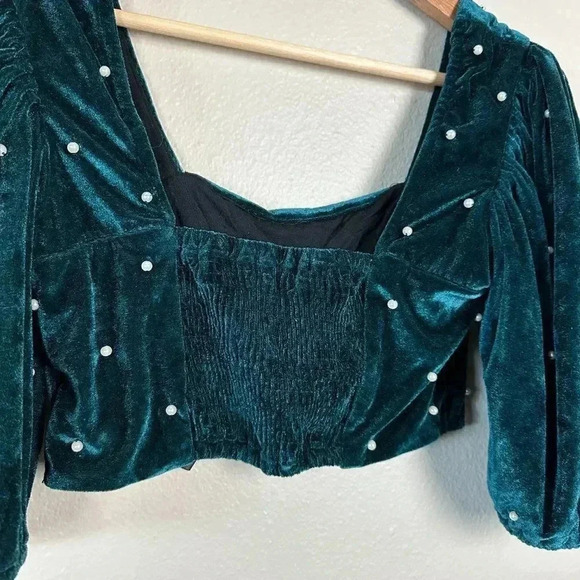 Urban Outfitters Velvet Top Pearl Embellished Crop Emerald Green Women's Small - Picture 5 of 6